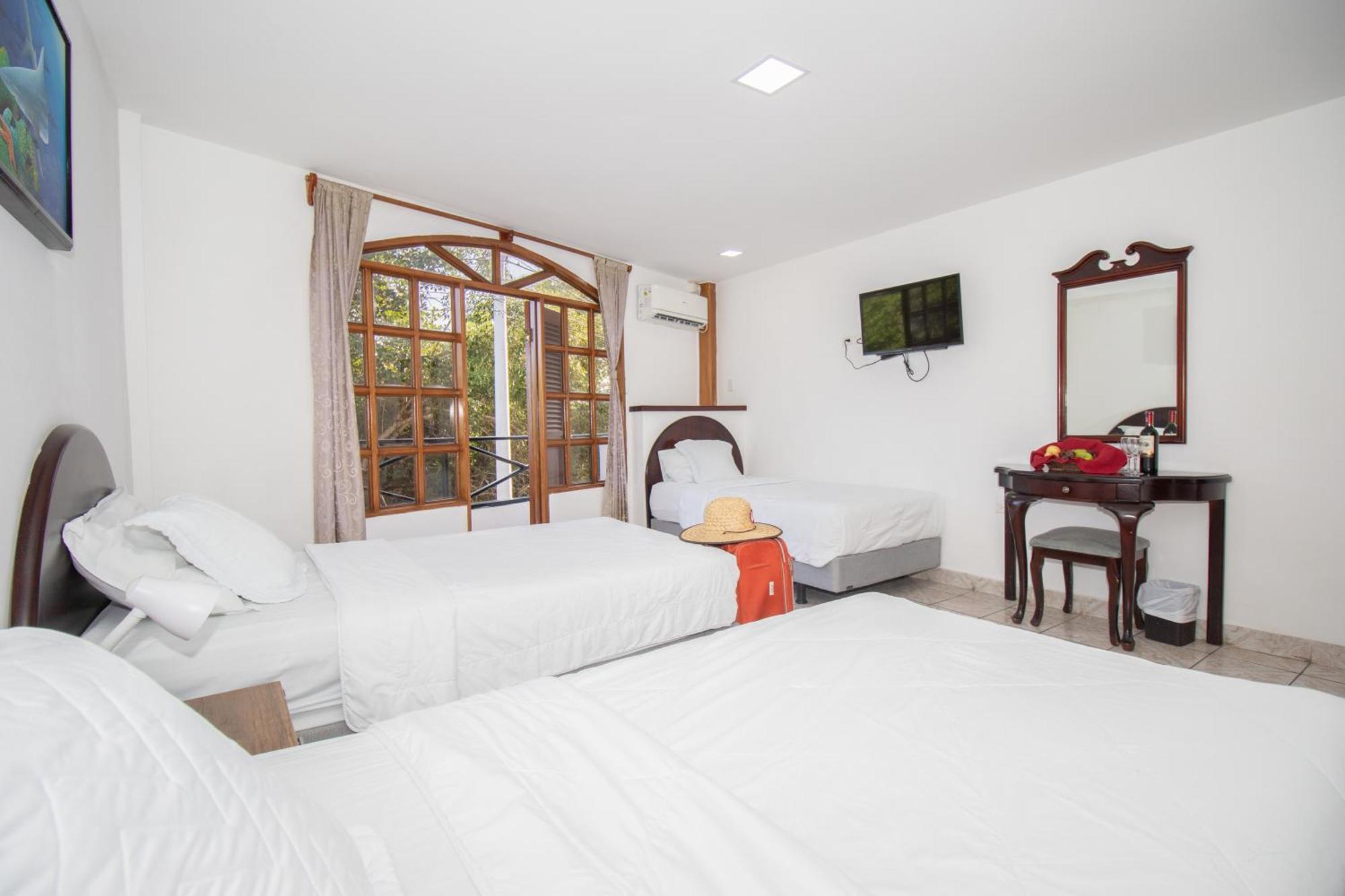 Grand Hotel Leon Marino Galapagos Пуэрто-Айора Экстерьер фото