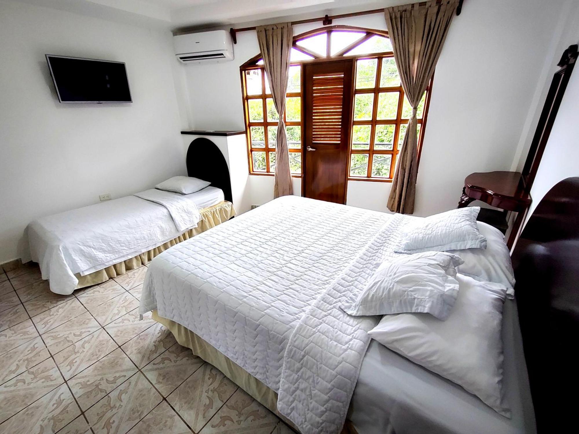 Grand Hotel Leon Marino Galapagos Пуэрто-Айора Экстерьер фото